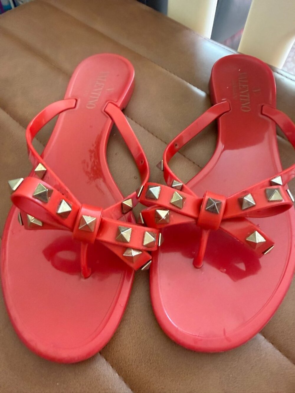 Valentino Garavani Rockstud Jelly Bow Thong Sandals Coral Red EU 39